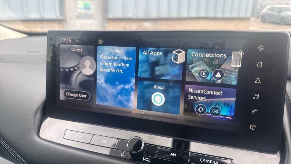 Nissan Qashqai 1.3 DiG-T MH N-Connecta 5dr Petrol Hatchback - Image 38