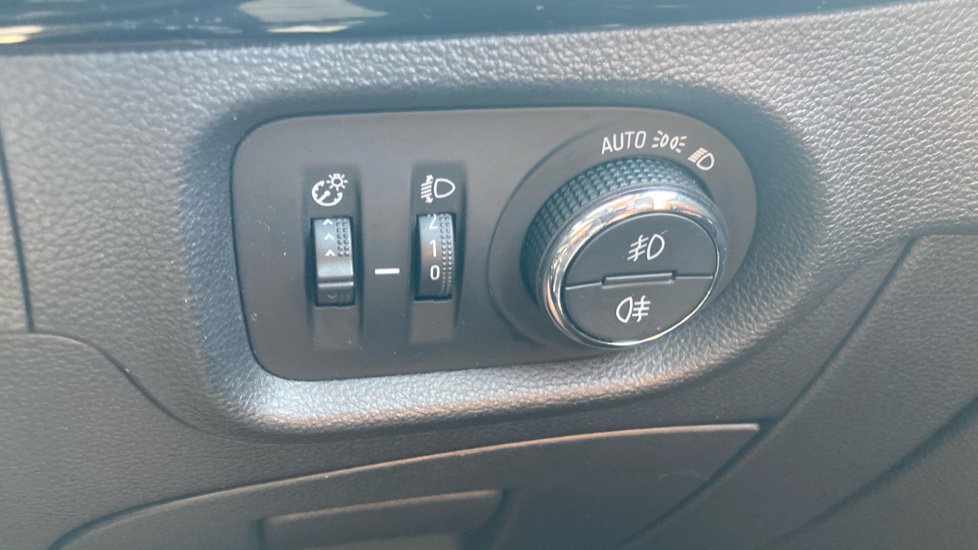 Vauxhall Astra 1.0T ecoTEC SRi 5dr Petrol Hatchback - Image 24