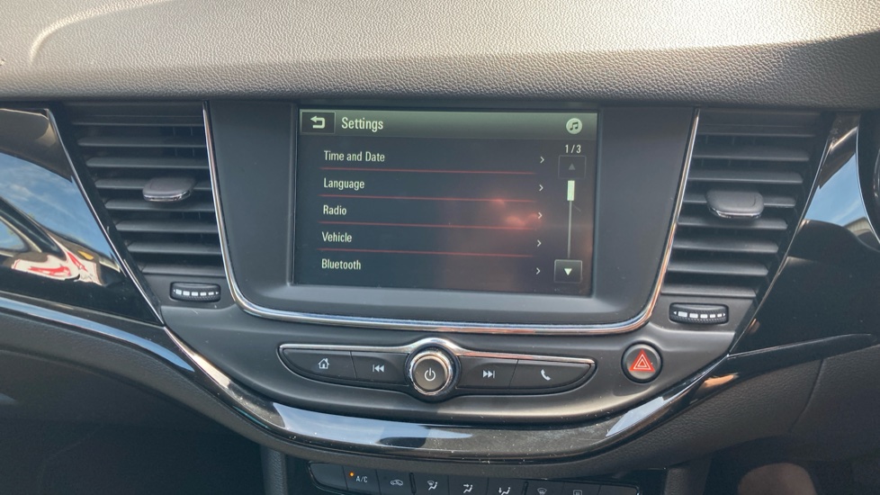 Vauxhall Astra 1.0T ecoTEC SRi 5dr Petrol Hatchback - Image 32