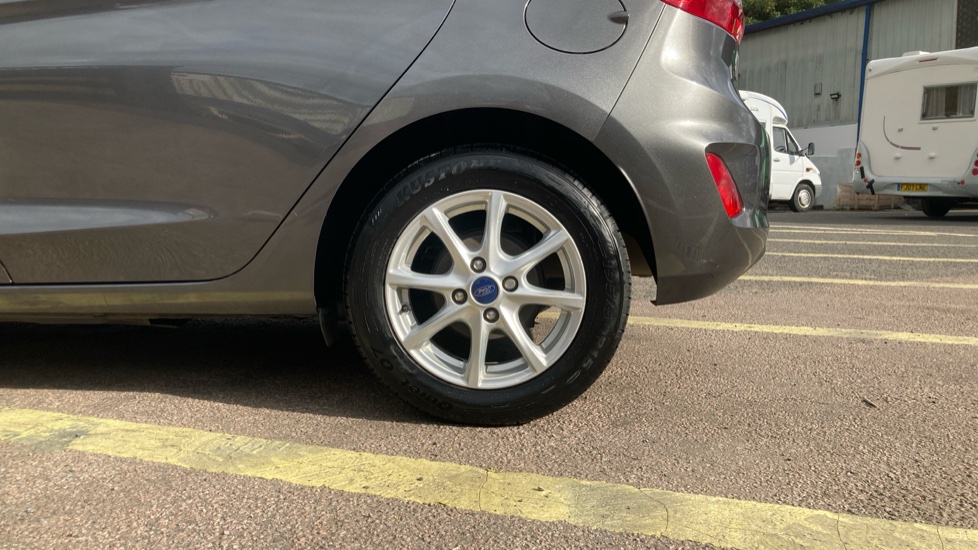 Ford Fiesta 1.0 EcoBoost Zetec 5dr Petrol Hatchback - Image 7