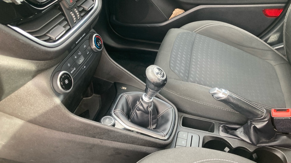 Ford Fiesta 1.0 EcoBoost Zetec 5dr Petrol Hatchback - Image 13