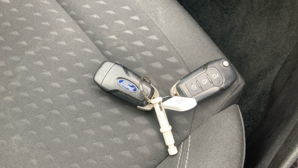 Ford Fiesta 1.0 EcoBoost Zetec 5dr Petrol Hatchback - Image 20