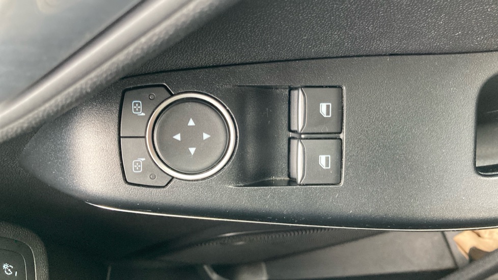 Ford Fiesta 1.0 EcoBoost Zetec 5dr Petrol Hatchback - Image 31