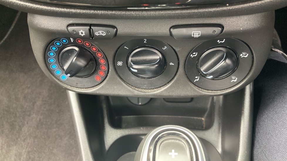 Vauxhall Corsa 1.4 Design 5dr Auto Petrol Hatchback - Image 30