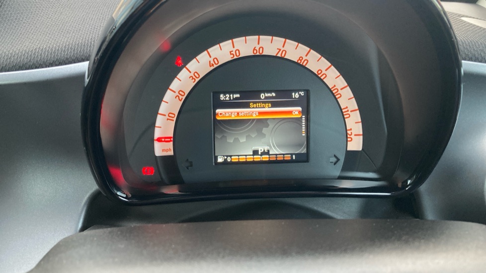 smart fortwo coupe 1.0 Prime Premium 2dr Auto Petrol Coupe - Image 40