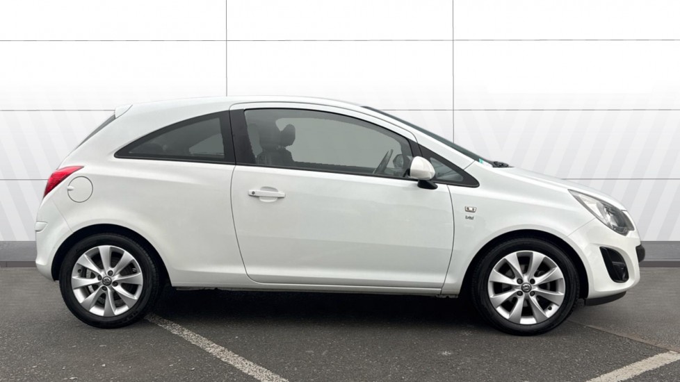 Vauxhall Corsa 1.4 Excite 3dr [AC] Petrol Hatchback - Image 5