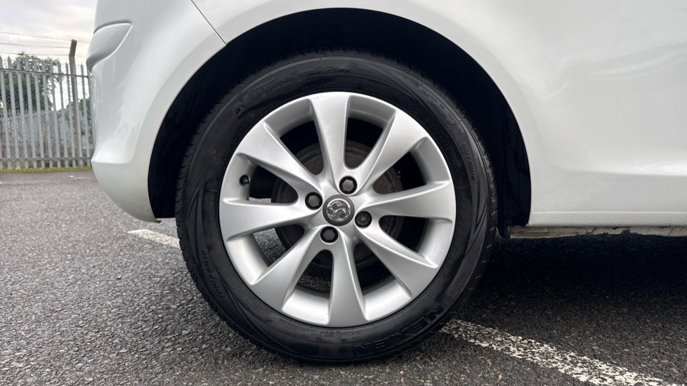 Vauxhall Corsa 1.4 Excite 3dr [AC] Petrol Hatchback - Image 7