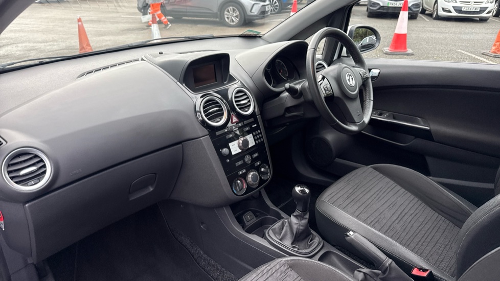 Vauxhall Corsa 1.4 Excite 3dr [AC] Petrol Hatchback - Image 9