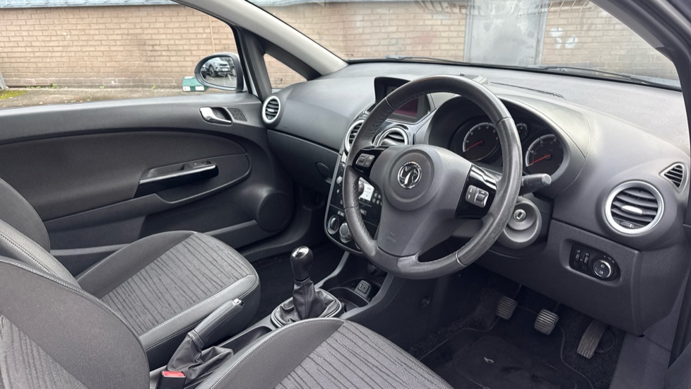Vauxhall Corsa 1.4 Excite 3dr [AC] Petrol Hatchback - Image 11