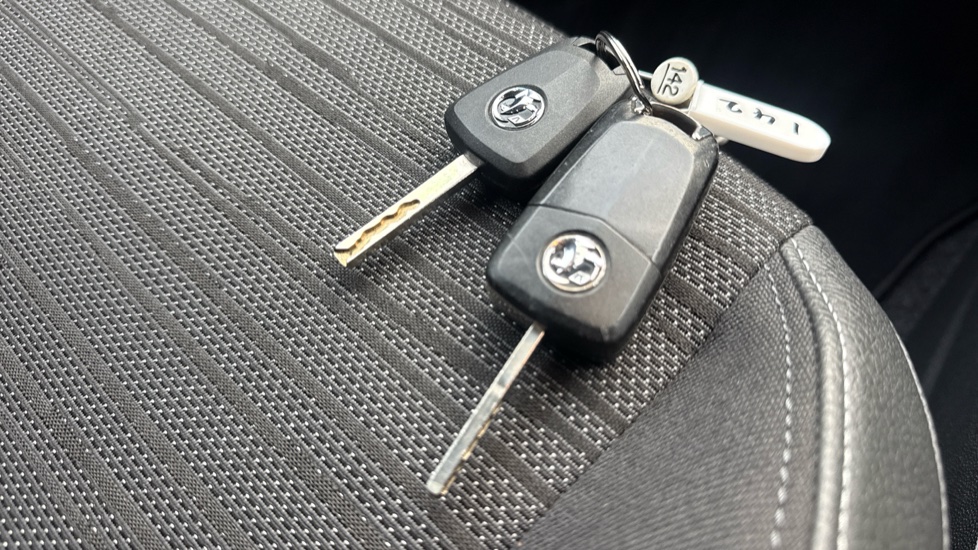 Vauxhall Corsa 1.4 Excite 3dr [AC] Petrol Hatchback - Image 20