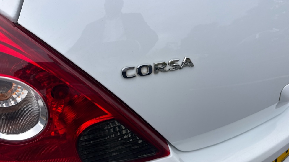 Vauxhall Corsa 1.4 Excite 3dr [AC] Petrol Hatchback - Image 27