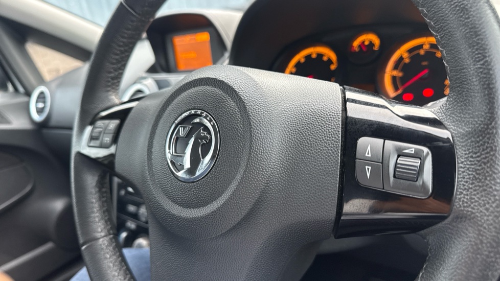 Vauxhall Corsa 1.4 Excite 3dr [AC] Petrol Hatchback - Image 30