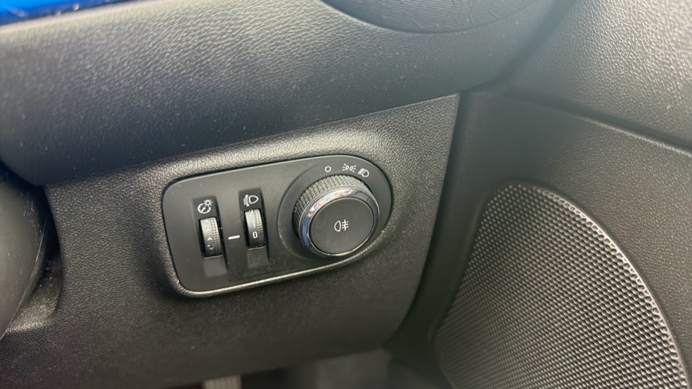 Vauxhall Adam 1.4i Rocks 3dr Petrol Hatchback - Image 23