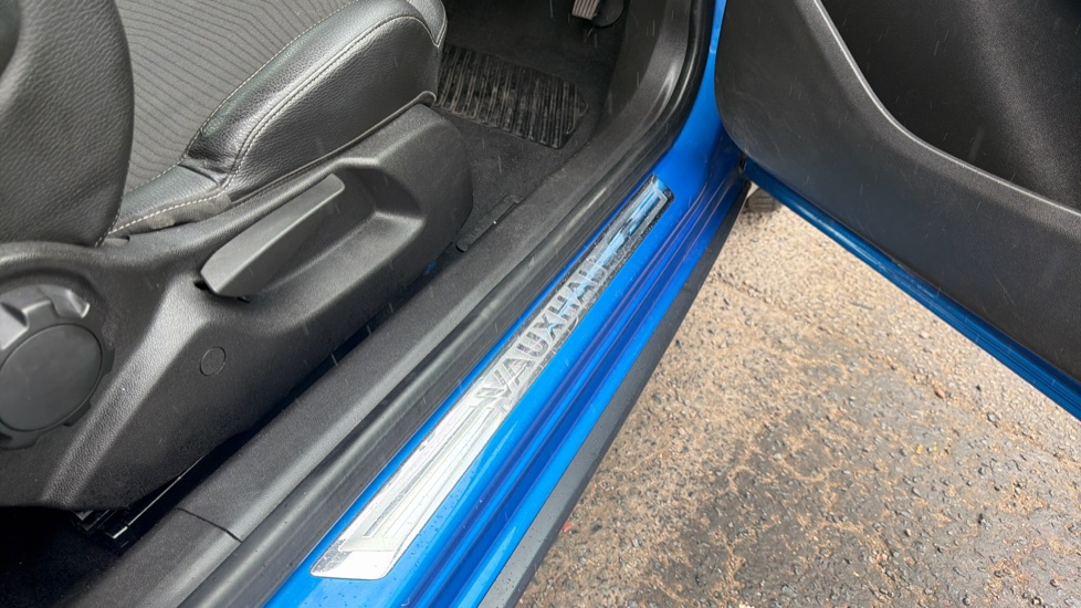 Vauxhall Adam 1.4i Rocks 3dr Petrol Hatchback - Image 44