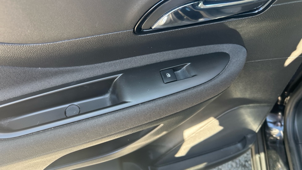 Vauxhall Mokka X 1.6i Active 5dr Petrol Hatchback - Image 22