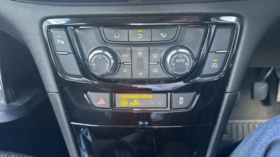 Vauxhall Mokka X 1.6i Active 5dr Petrol Hatchback - Image 32