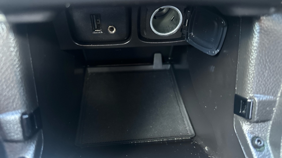 Vauxhall Mokka X 1.6i Active 5dr Petrol Hatchback - Image 33
