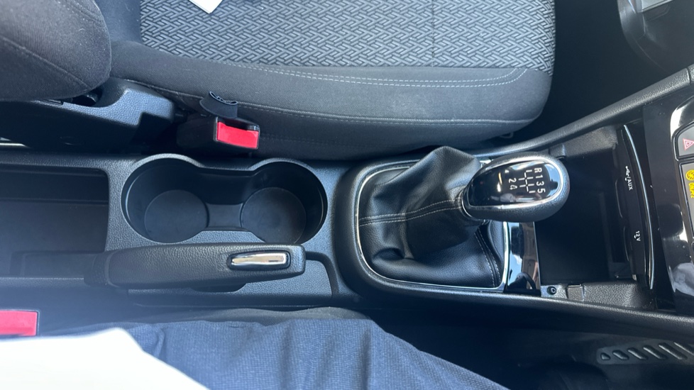 Vauxhall Mokka X 1.6i Active 5dr Petrol Hatchback - Image 35