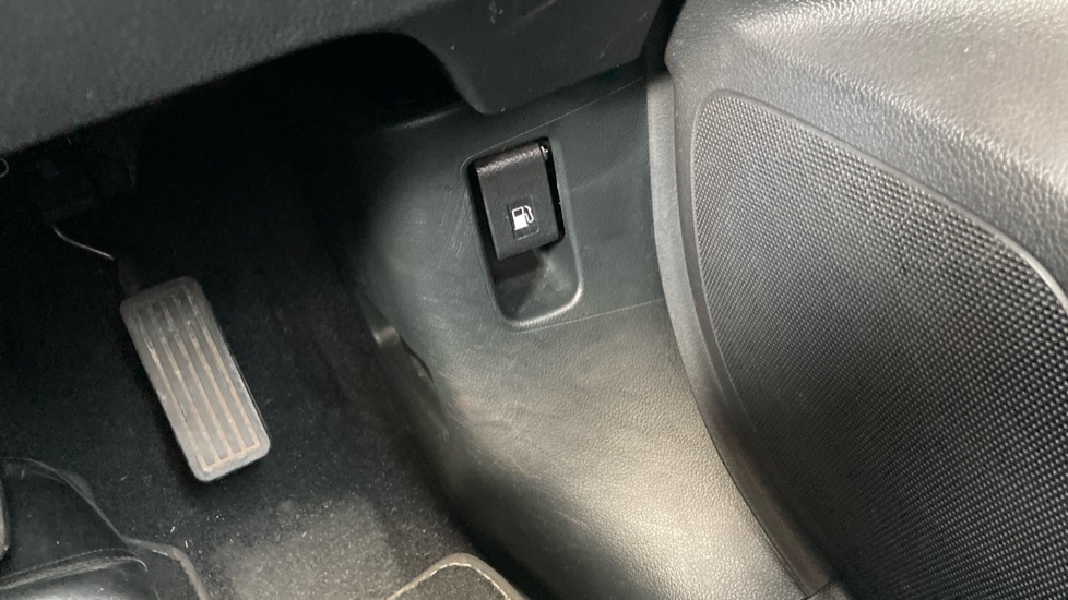 Honda CR-V 2.0 i-VTEC S 5dr 2WD Petrol Estate - Image 23