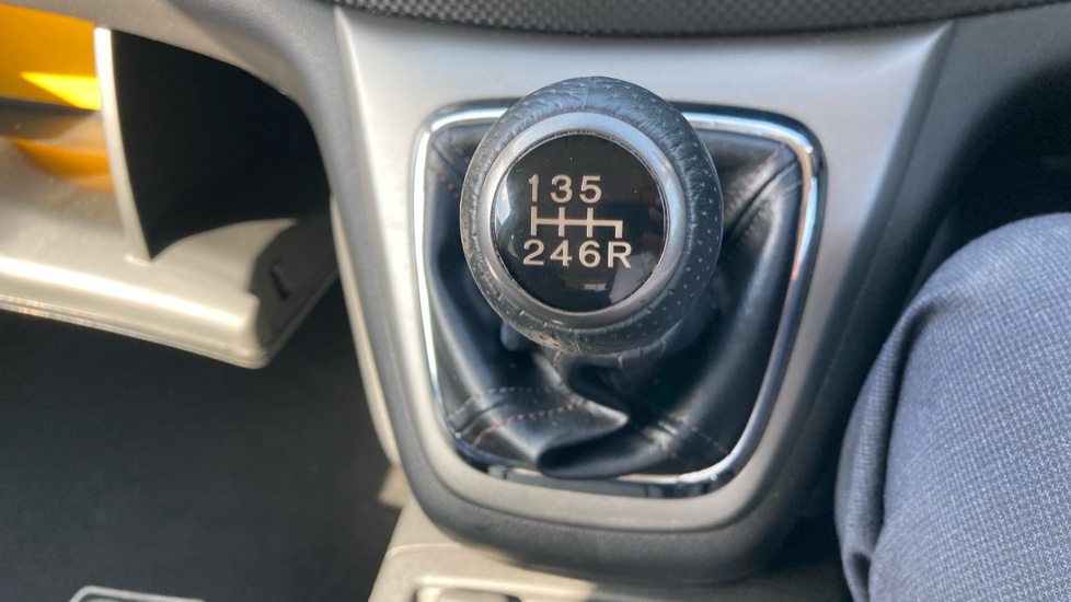 Honda CR-V 2.0 i-VTEC S 5dr 2WD Petrol Estate - Image 31