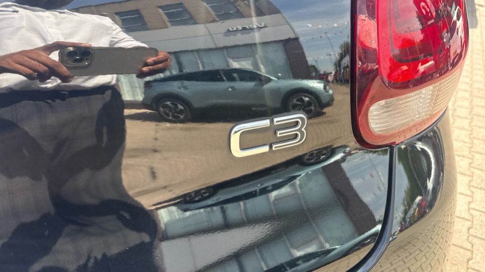 Citroen C3 1.2 PureTech 82 Feel 5dr Petrol Hatchback - Image 26