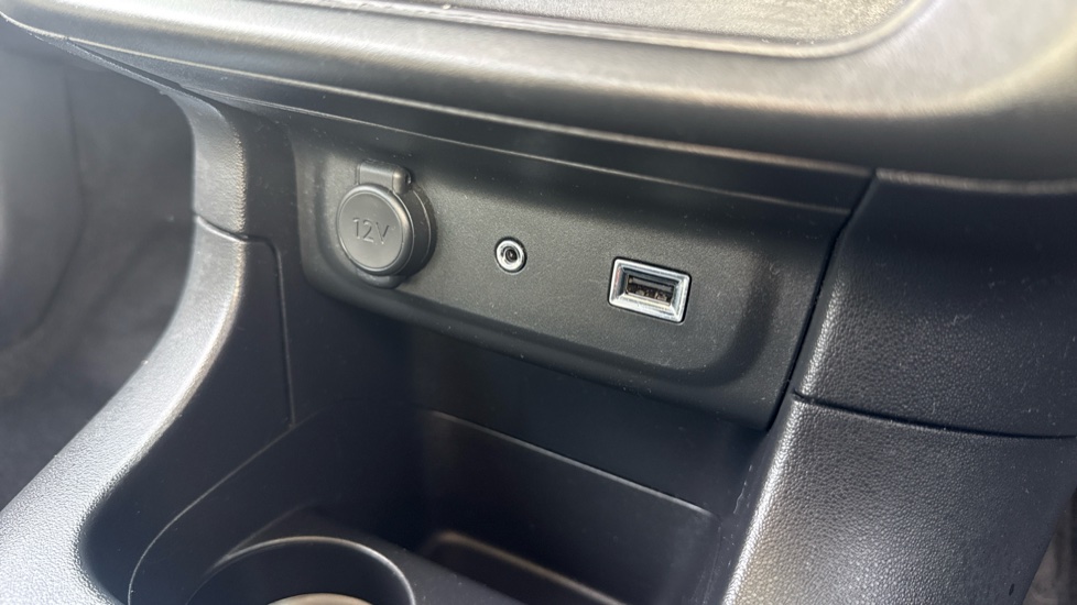 Citroen C3 1.2 PureTech 82 Feel 5dr Petrol Hatchback - Image 36