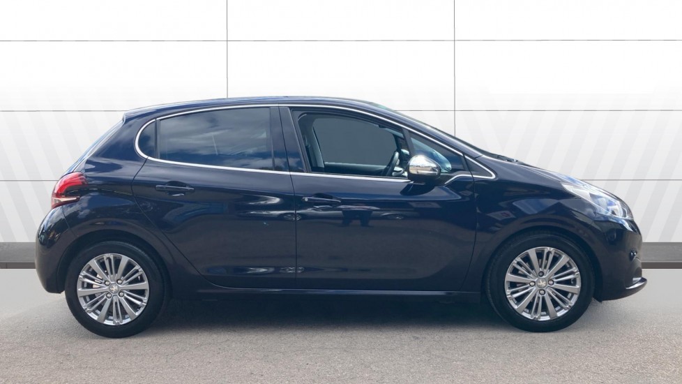 Peugeot 208 1.6 BlueHDi Allure 5dr Diesel Hatchback - Image 5