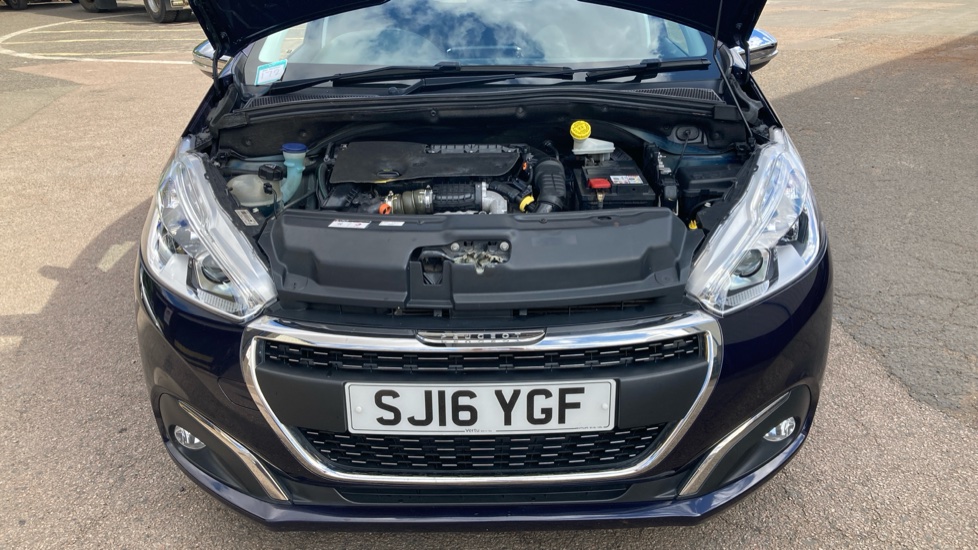 Peugeot 208 1.6 BlueHDi Allure 5dr Diesel Hatchback - Image 8