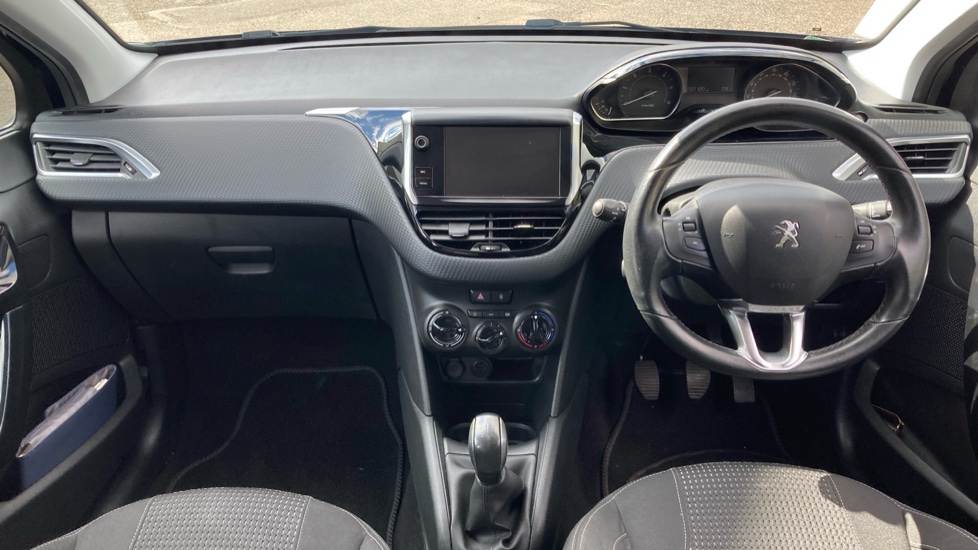 Peugeot 208 1.6 BlueHDi Allure 5dr Diesel Hatchback - Image 10