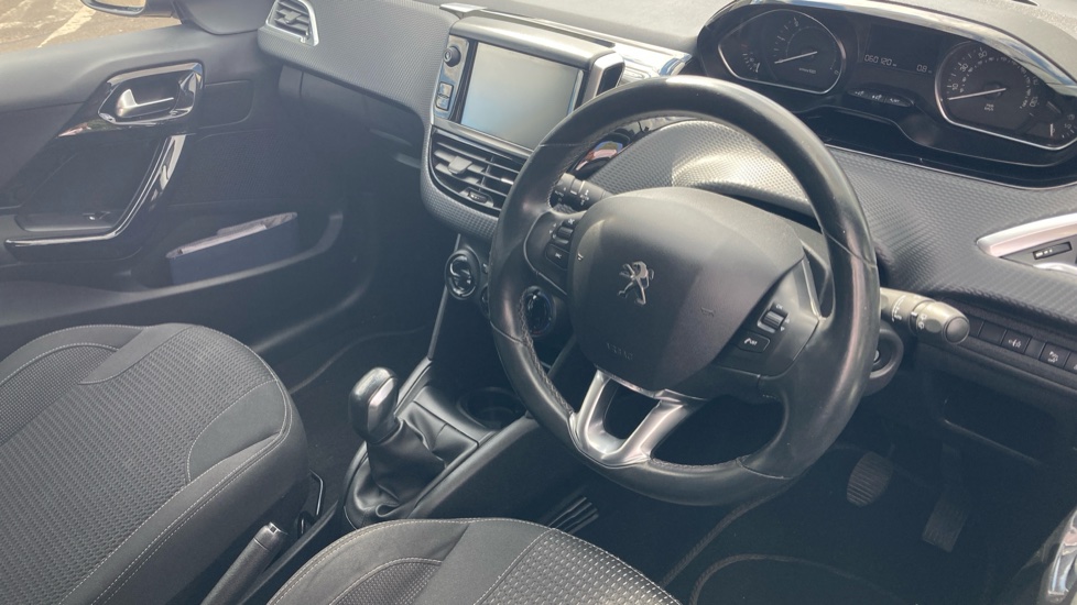 Peugeot 208 1.6 BlueHDi Allure 5dr Diesel Hatchback - Image 11