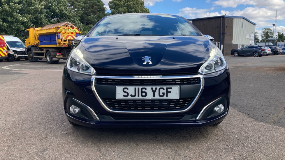 Peugeot 208 1.6 BlueHDi Allure 5dr Diesel Hatchback - Image 24