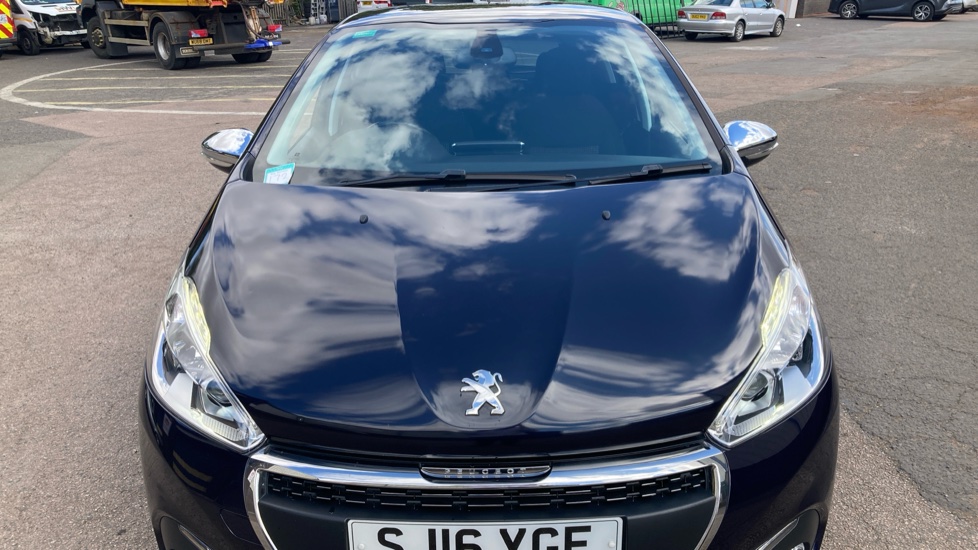 Peugeot 208 1.6 BlueHDi Allure 5dr Diesel Hatchback - Image 26