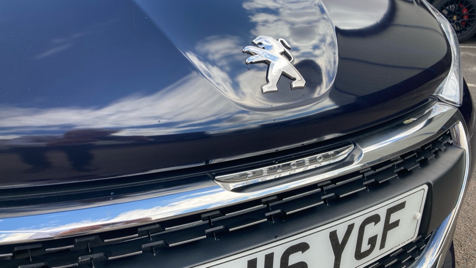 Peugeot 208 1.6 BlueHDi Allure 5dr Diesel Hatchback - Image 27