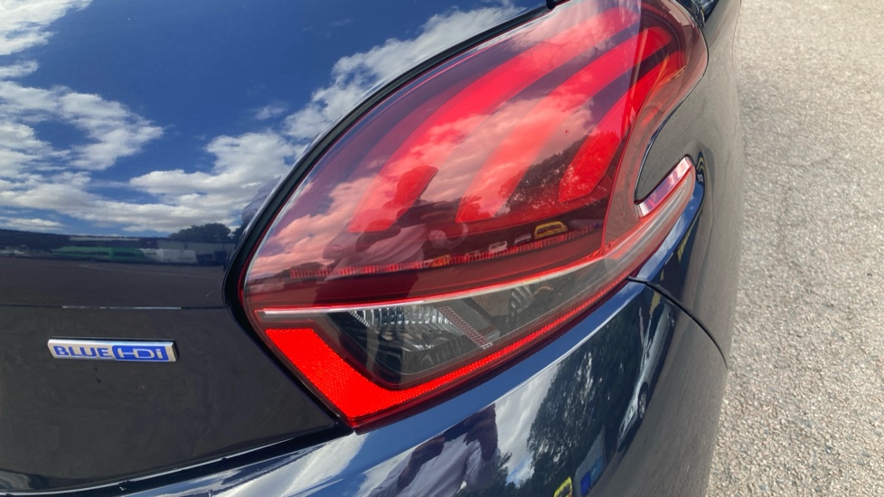 Peugeot 208 1.6 BlueHDi Allure 5dr Diesel Hatchback - Image 31