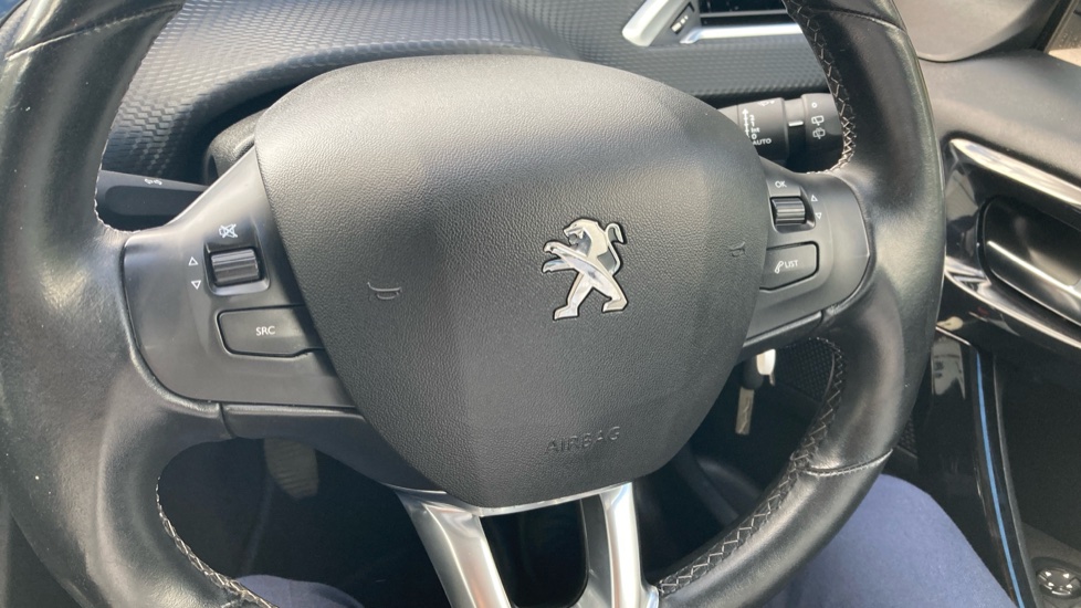 Peugeot 208 1.6 BlueHDi Allure 5dr Diesel Hatchback - Image 42