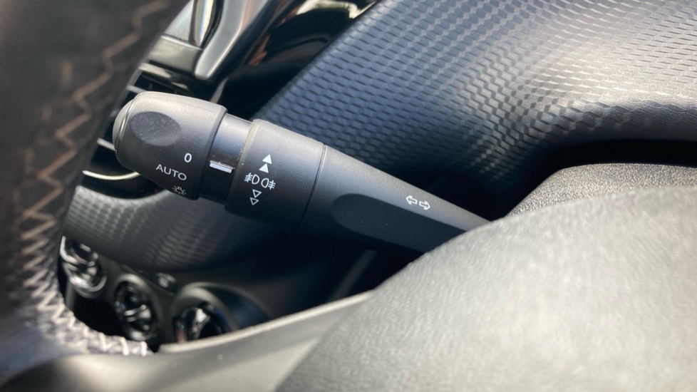 Peugeot 208 1.6 BlueHDi Allure 5dr Diesel Hatchback - Image 44