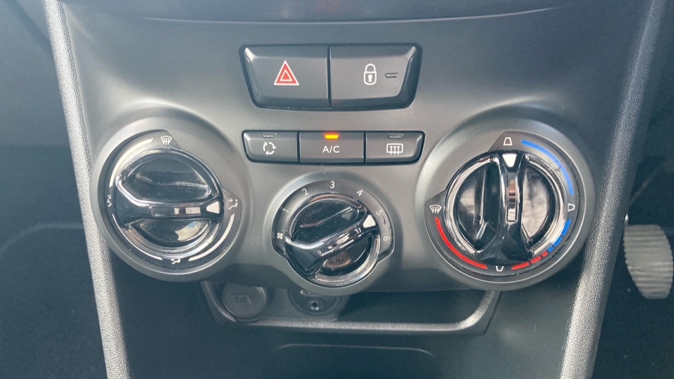 Peugeot 208 1.6 BlueHDi Allure 5dr Diesel Hatchback - Image 45