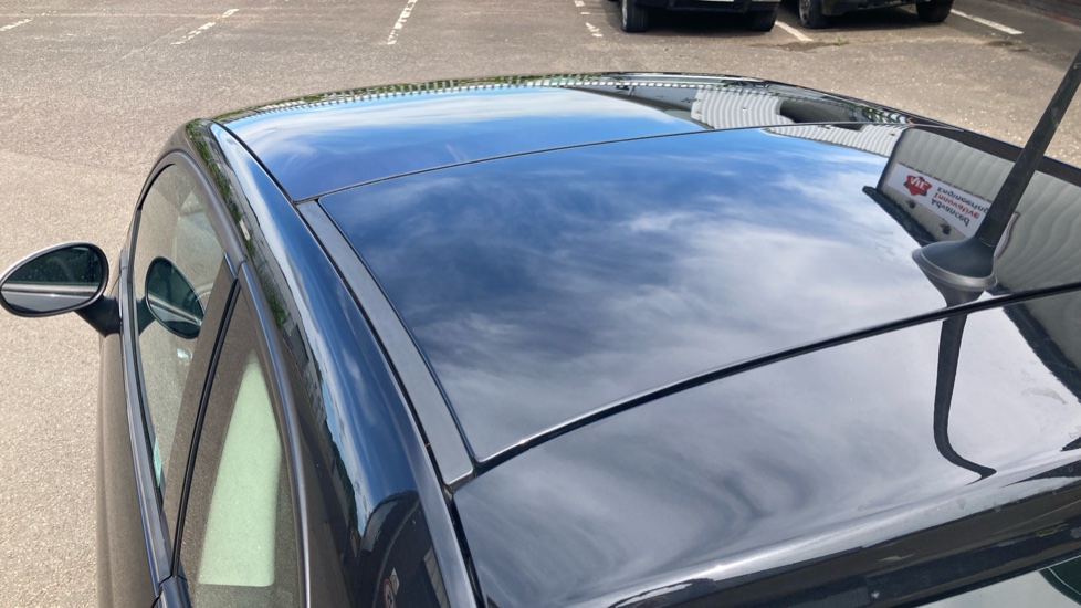 Fiat 500 1.2 Ron Arad Edition 3dr Petrol Hatchback - Image 33