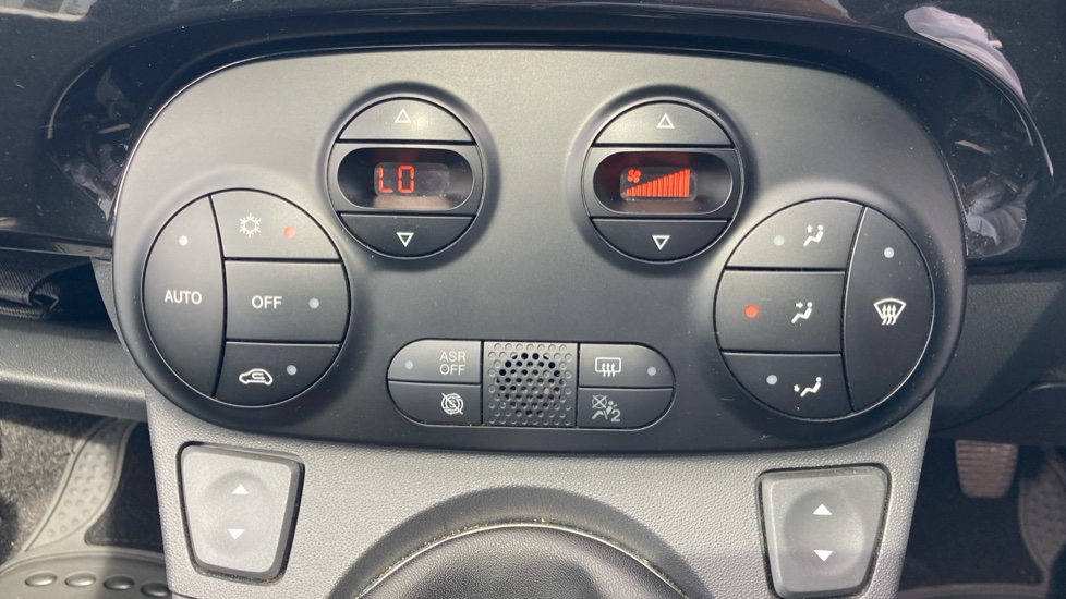 Fiat 500 1.2 Ron Arad Edition 3dr Petrol Hatchback - Image 46