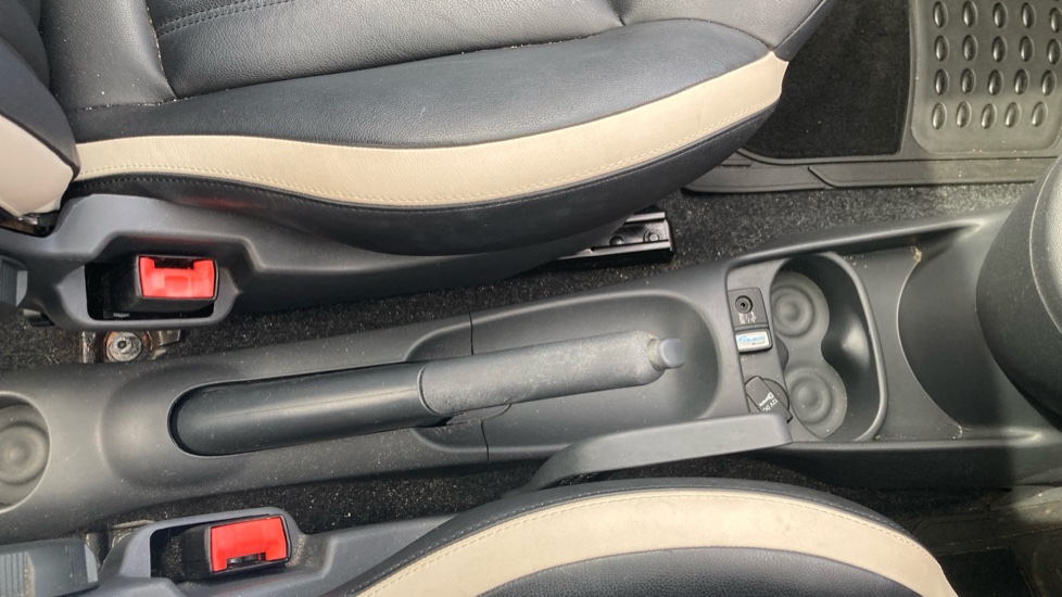 Fiat 500 1.2 Ron Arad Edition 3dr Petrol Hatchback - Image 50