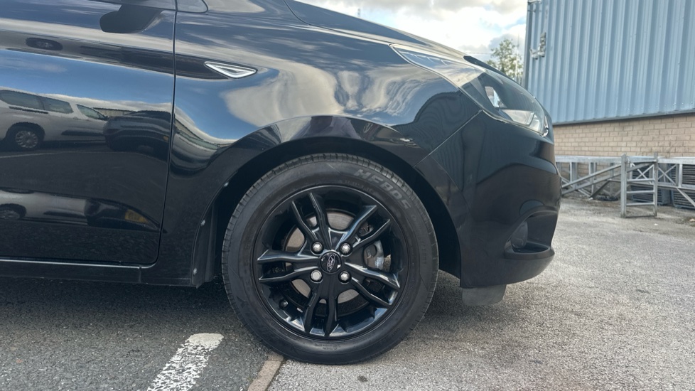 Ford KA+ 1.2 85 Zetec Black Edition 5dr Petrol Hatchback - Image 7