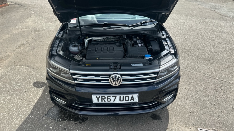 Volkswagen Tiguan 2.0 TDi 150 4Motion R-Line 5dr Diesel Estate - Image 8