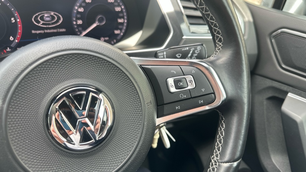 Volkswagen Tiguan 2.0 TDi 150 4Motion R-Line 5dr Diesel Estate - Image 24