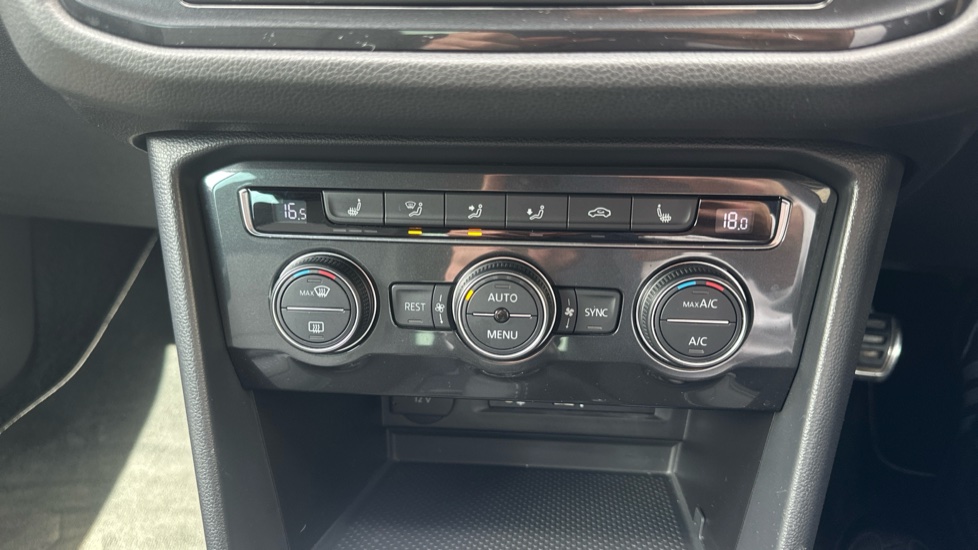 Volkswagen Tiguan 2.0 TDi 150 4Motion R-Line 5dr Diesel Estate - Image 30