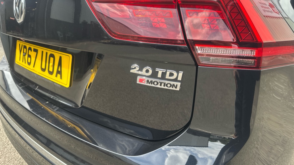 Volkswagen Tiguan 2.0 TDi 150 4Motion R-Line 5dr Diesel Estate - Image 43