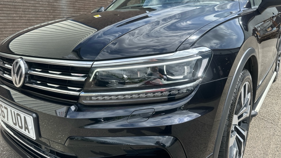 Volkswagen Tiguan 2.0 TDi 150 4Motion R-Line 5dr Diesel Estate - Image 46