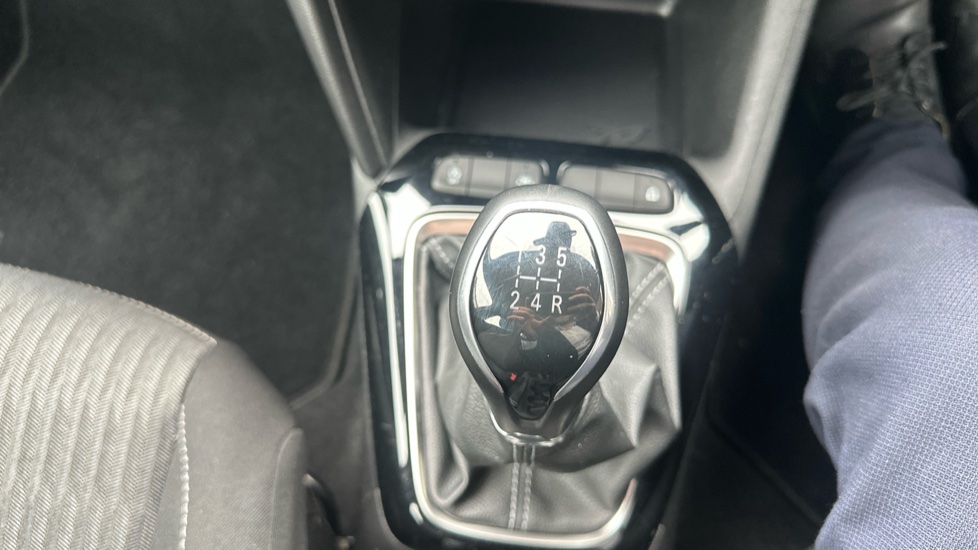 Vauxhall Corsa 1.2 Design 5dr Petrol Hatchback - Image 35