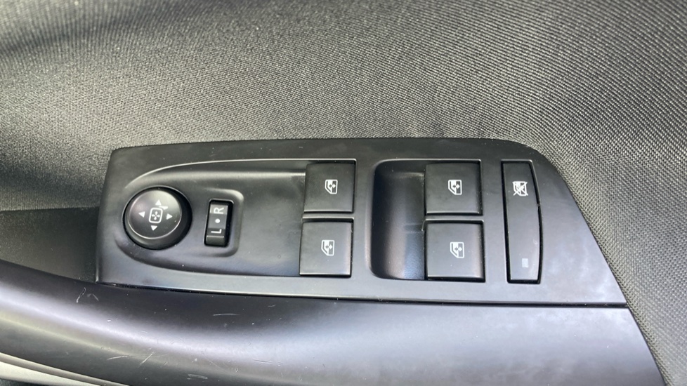 Vauxhall Astra 1.2 Turbo 145 SRi VX-Line Nav 5dr Petrol Hatchback - Image 23