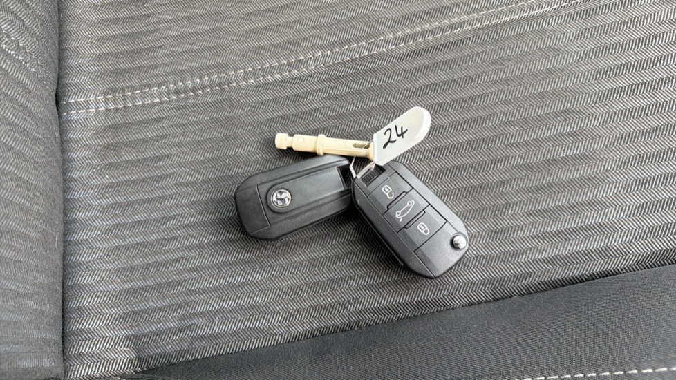 Vauxhall Corsa 1.2 Griffin 5dr Petrol Hatchback - Image 20