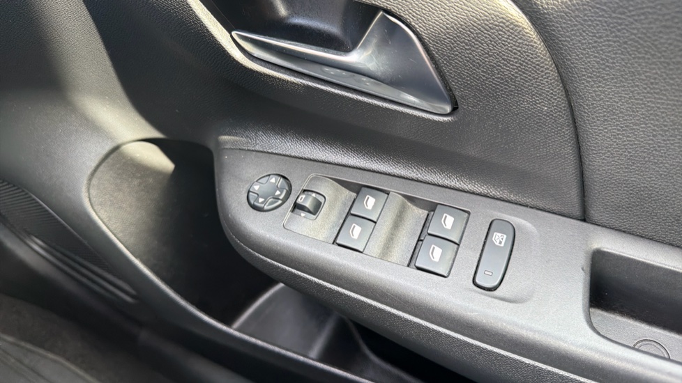 Vauxhall Corsa 1.2 Griffin 5dr Petrol Hatchback - Image 21